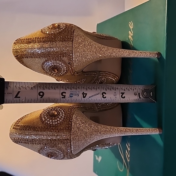 Lauren Lorraine "Elenor" nude size 8. New.  Looks more gold to me! - Picture 5 of 16